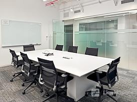 SPACES | IL, Chicago-  1 N State Street