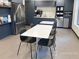 Regus | Columbus - N High St.