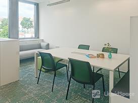 Signature | Prague, OFFY