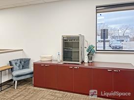 HQ | IA, Davenport - N Brady St