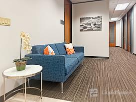 Regus | Commerce Plaza