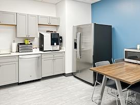 Regus | MI, Grand Rapids - Broadmoor Ave