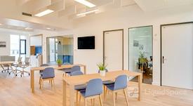 Regus | Budapest West End