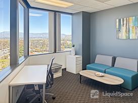 Regus || TOPA Financial Plaza