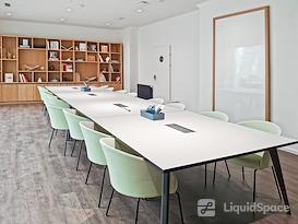 SPACES | Vienna, Schwarzenbergplatz