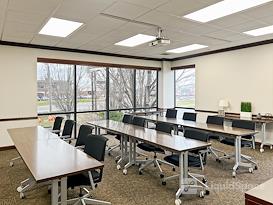 HQ | IA, Davenport - N Brady St