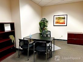 (CTR) Centerstone Plaza