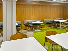 SPACES | BC, Vancouver - Green Lamp