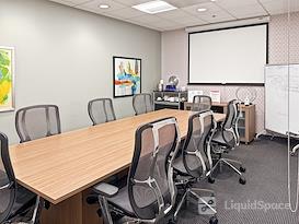 Regus || Marina Village