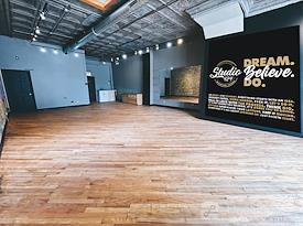 Studio 424