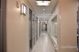 Jay Suites - 10 Times Square