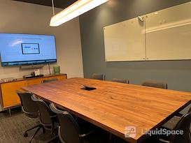 Industrious - 400 University Street