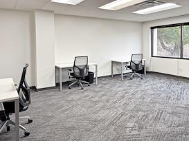 Regus | Irving - 320 Decker Drive