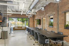 The Root Coworking - Market Station