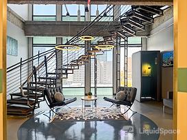 Regus | West Loop