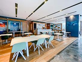 SPACES | Manila, World Plaza, Bonifacio Global City