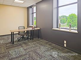 Regus || WI, Eau Claire - Oakwood Mall Dr