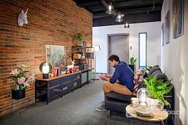 HQ | ROISSY HQ, Airport