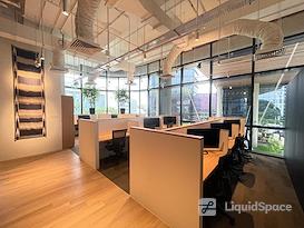 Woods Square Solo 1 | Woodlands