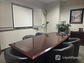 Private Offices • Coworking Spaces • Hybrid Offices 🏢