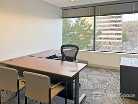 Regus | One Corporate Center