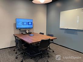 Industrious - 400 University Street