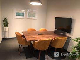 Industrious - Fashion District