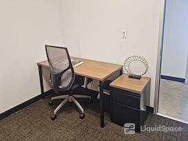 Regus | Brownsboro Crossing