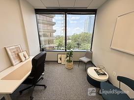 1751 Pinnacle Coworking