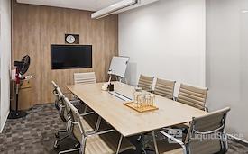 Regus | Shanghai, The Hub