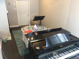 Amy Dancz Voice Studio