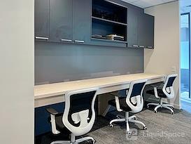 HQ | ON, Toronto - Hullmark Center