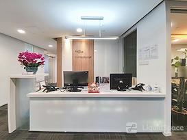 Regus | Foshan, Huahui Building