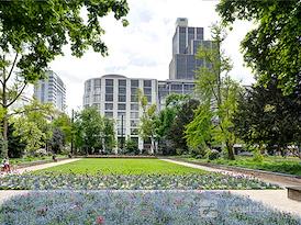 Signature | Dusseldorf Koenigsallee 61