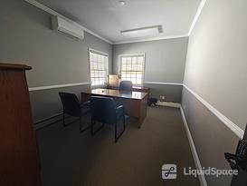 64 Hilton Avenue Professional Building