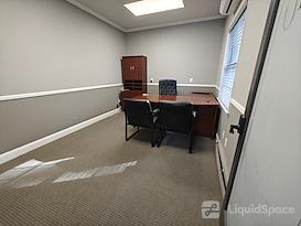 64 Hilton Avenue Professional Building