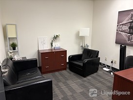 Forum Workspaces At Airport Square