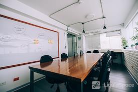 CO-Labora Coworking | Salas de Conferencia, Reuniones, Salas de Capacitación