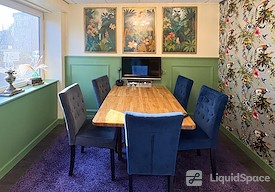 DeskLodge House