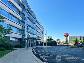 Regus | IL, Rosemont - W Higgins
