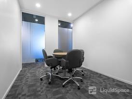 Regus | Manila, Mckinley Town Center - Taguig City