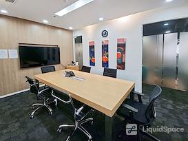Regus | Clark, Clark Center 07