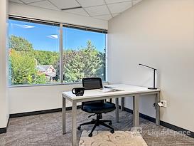 Regus | MN, Brooklyn Center - N Summit Dr