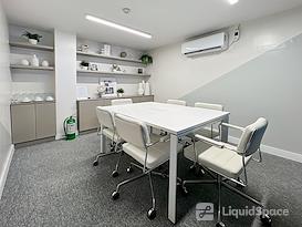 Regus | Quezon City, Triumph Square