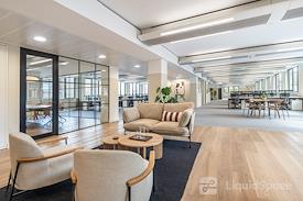 Regus | 24th and Camelback