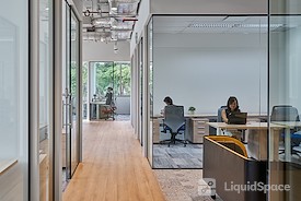 WeWork | Spacemob Claymore