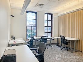 Regus | IA, Davenport - Harrison St
