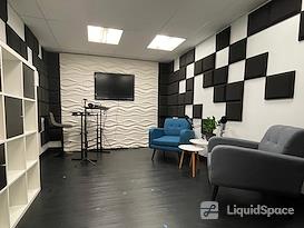 Hangr Coworks - Clifton Park