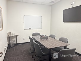 Regus | CA, Visalia - S Church St