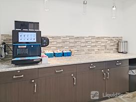 HQ | WI, West Allis - W Lincoln Ave